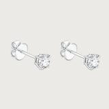 Studs Diamond In 18k White Gold